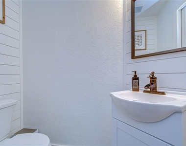 19312 Sea Mist Lane - Photo Thumbnail 25