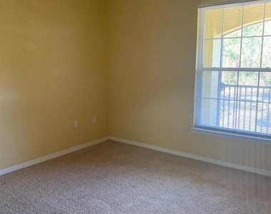 10019 Courtney Palms Boulevard - Photo Thumbnail 12