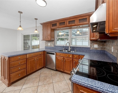 2260 Harn Boulevard - Photo Thumbnail 9