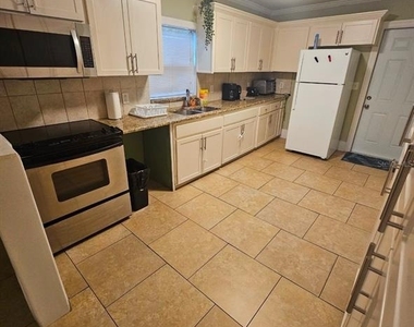 2634 E 26th Avenue - Photo Thumbnail 7