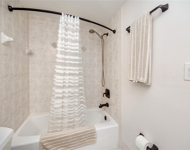 920 North Shore Drive Ne - Photo Thumbnail 32