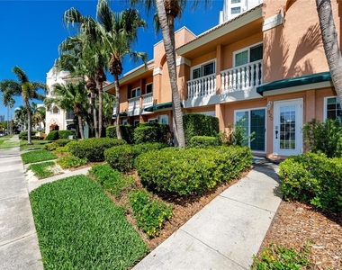 920 North Shore Drive Ne - Photo Thumbnail 40