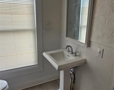 2312 E 8th Avenue - Photo Thumbnail 12