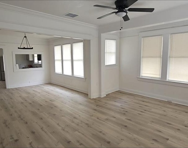 2312 E 8th Avenue - Photo Thumbnail 4