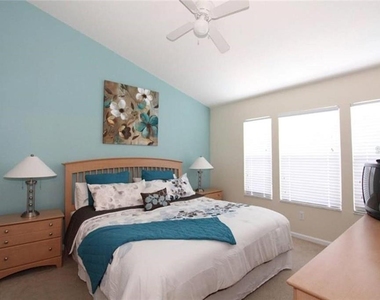 2411 Silver Palm Drive - Photo Thumbnail 4
