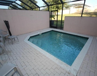 2411 Silver Palm Drive - Photo Thumbnail 9