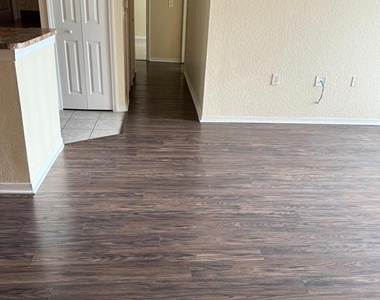6141 Metrowest Boulevard - Photo Thumbnail 7