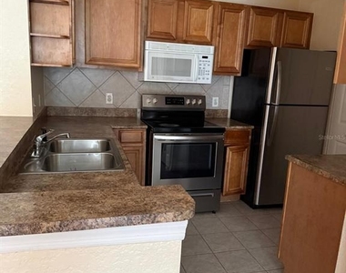 6141 Metrowest Boulevard - Photo Thumbnail 2