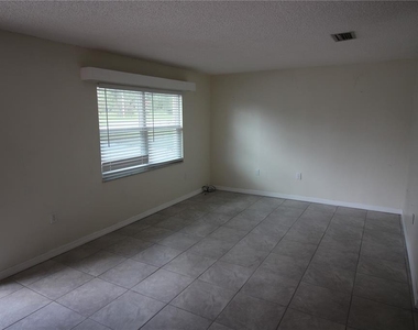 920 Columbia Avenue - Photo Thumbnail 3