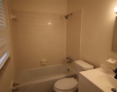 920 Columbia Avenue - Photo Thumbnail 1