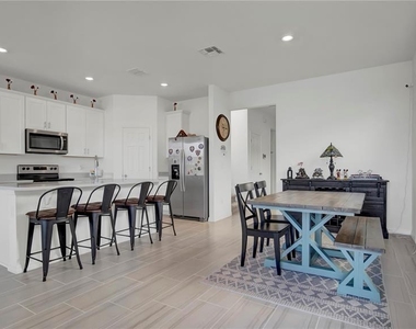 4704 Homestead Trail - Photo Thumbnail 2