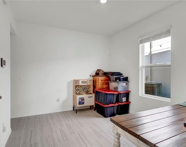 4704 Homestead Trail - Photo Thumbnail 9