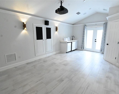 6119 Foxfield Court - Photo Thumbnail 8