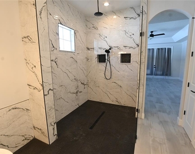 6119 Foxfield Court - Photo Thumbnail 7