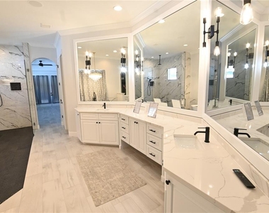 6119 Foxfield Court - Photo Thumbnail 6
