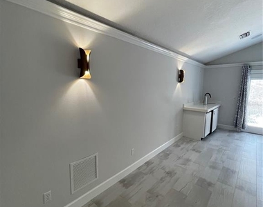 6119 Foxfield Court - Photo Thumbnail 11