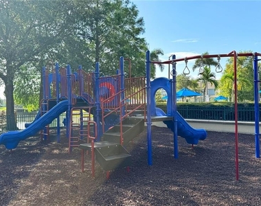 4009 Venetian Bay Drive - Photo Thumbnail 15