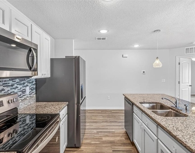 842 Gila Way - Photo Thumbnail 7