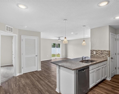 842 Gila Way - Photo Thumbnail 5