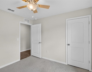 842 Gila Way - Photo Thumbnail 19