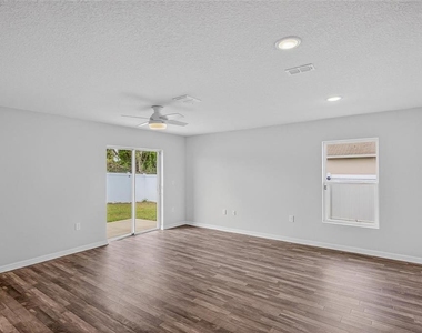 842 Gila Way - Photo Thumbnail 11