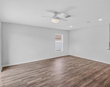 842 Gila Way - Photo Thumbnail 10