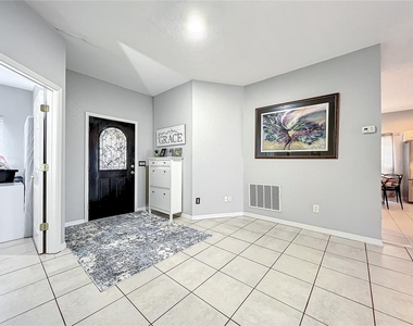 501 Summer Place Loop - Photo Thumbnail 3