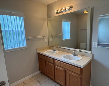 4944 Waterside Pionte Circle - Photo Thumbnail 18