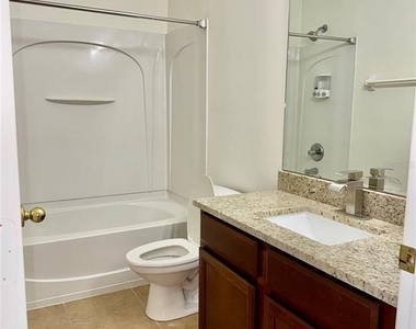 6404 S Goldenrod Road - Photo Thumbnail 12