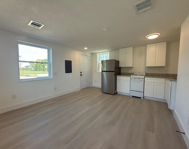 401 E Columbus Drive - Photo Thumbnail 2