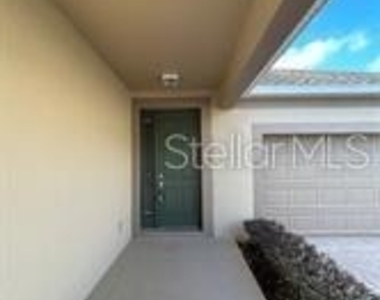 7622 Colbury Avenue - Photo Thumbnail 2