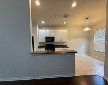 7622 Colbury Avenue - Photo Thumbnail 8