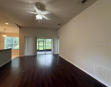 7622 Colbury Avenue - Photo Thumbnail 4