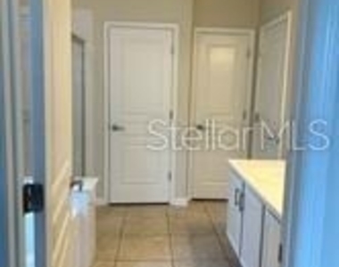 7622 Colbury Avenue - Photo Thumbnail 16
