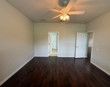 7622 Colbury Avenue - Photo Thumbnail 13