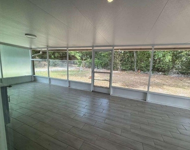 1745 N Lakewood Avenue - Photo Thumbnail 2