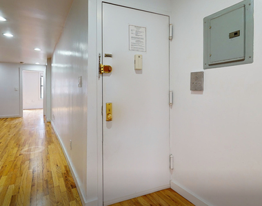 East 7th Street - Photo Thumbnail 7