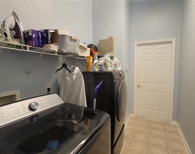 3003 Sw 98th Drive - Photo Thumbnail 14