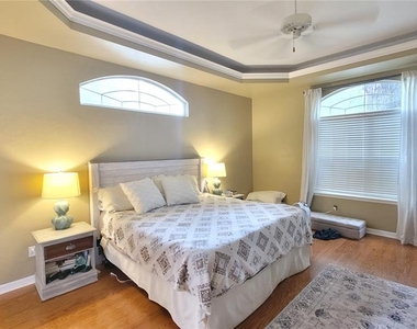 3003 Sw 98th Drive - Photo Thumbnail 9