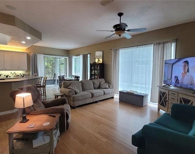 3003 Sw 98th Drive - Photo Thumbnail 2