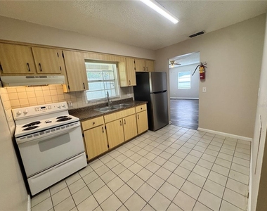 1001 Crawford Street - Photo Thumbnail 3