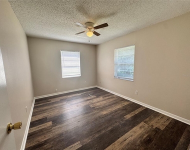 1001 Crawford Street - Photo Thumbnail 7