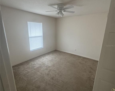 355 Boundary Boulevard - Photo Thumbnail 9