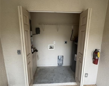 355 Boundary Boulevard - Photo Thumbnail 16