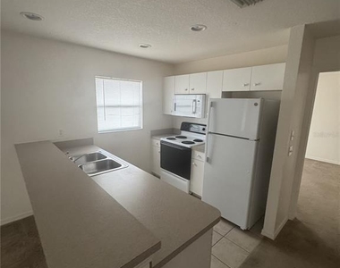 355 Boundary Boulevard - Photo Thumbnail 8
