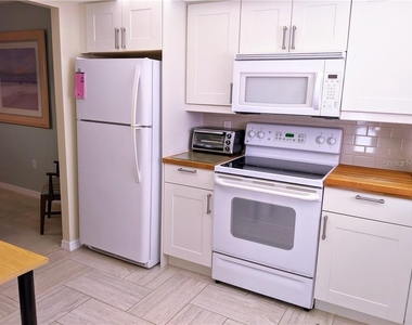 3668 Lake Bayshore Drive - Photo Thumbnail 6