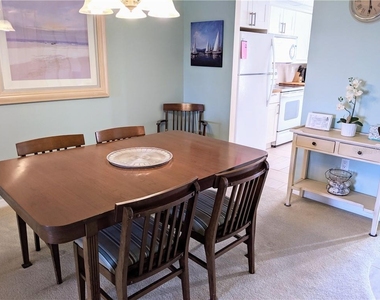 3668 Lake Bayshore Drive - Photo Thumbnail 7