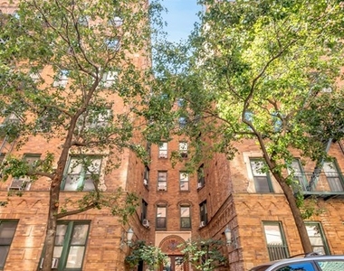Between 2nd and 3rd Avenues-Upper East Side - Photo Thumbnail 8