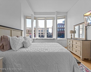 509 Bogart Place - Photo Thumbnail 10