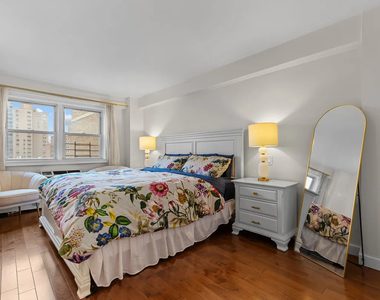 446 East 86th Street - Photo Thumbnail 7